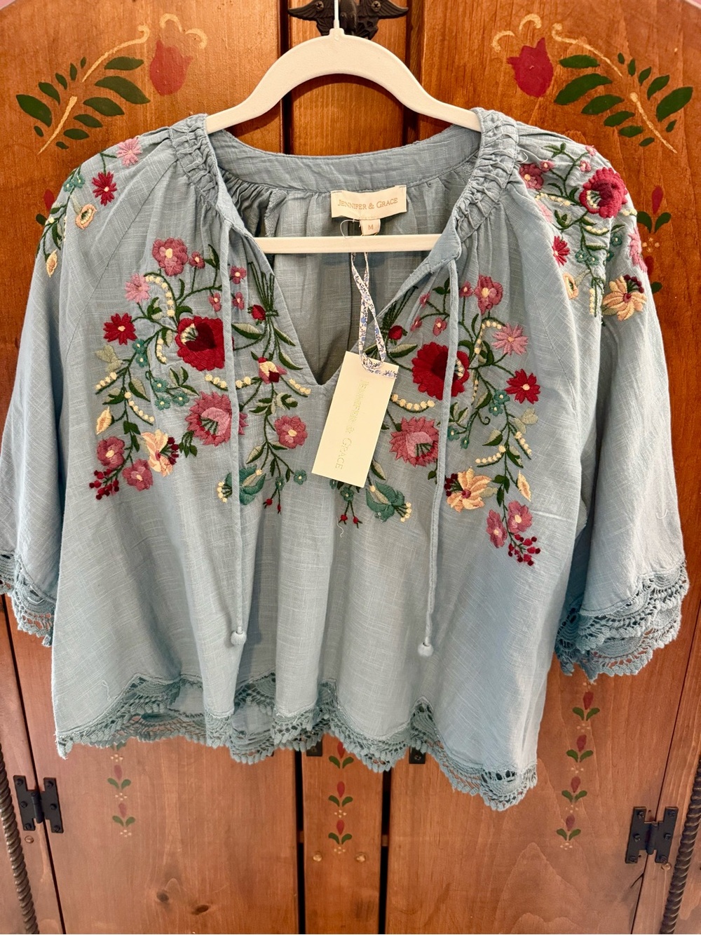 Jennifer Grace NWT $89 Embroidered V-Neck Boho Tunic in Dusty Blue med/lg - Picture 2 of 9